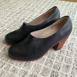 Nisolo Austin heels, black leather, 8.5